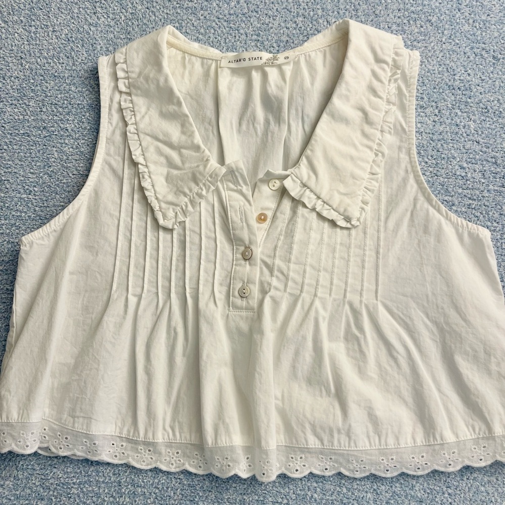 Altar’d State Peter Pan Collar White Ruffle Trim Eyelet Cotton Top - Size XS - Picture 10 of 12